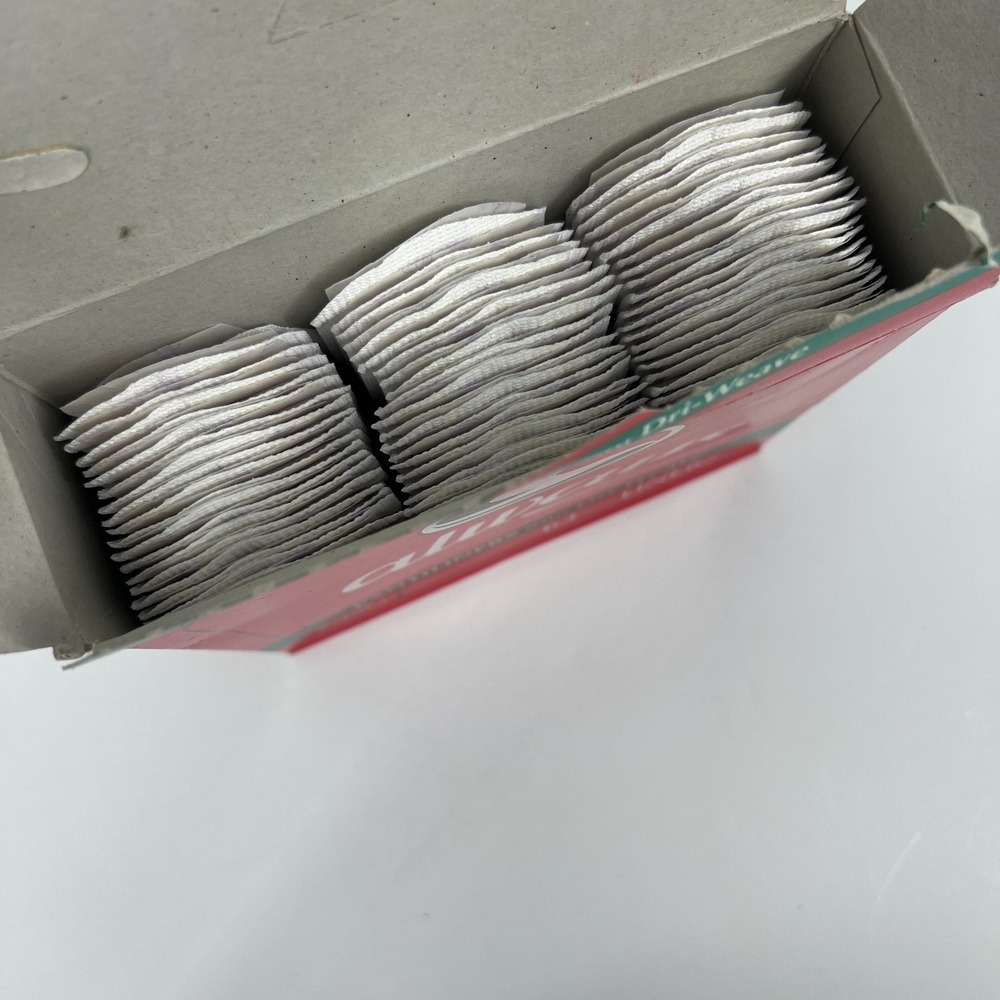 Always Vintage Pantiliners with DRI-Weave Regular L - 63 Liners (Few Missing) - Picture 5 of 10